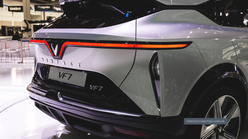 VinFast VF7